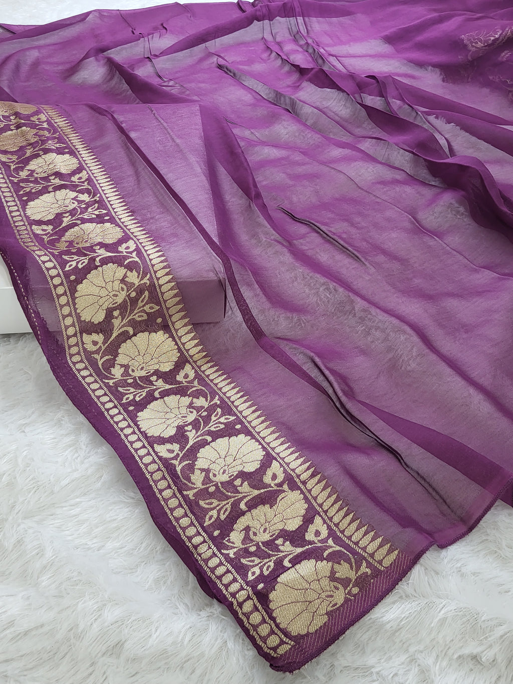 Georgette saree in floral jaal design