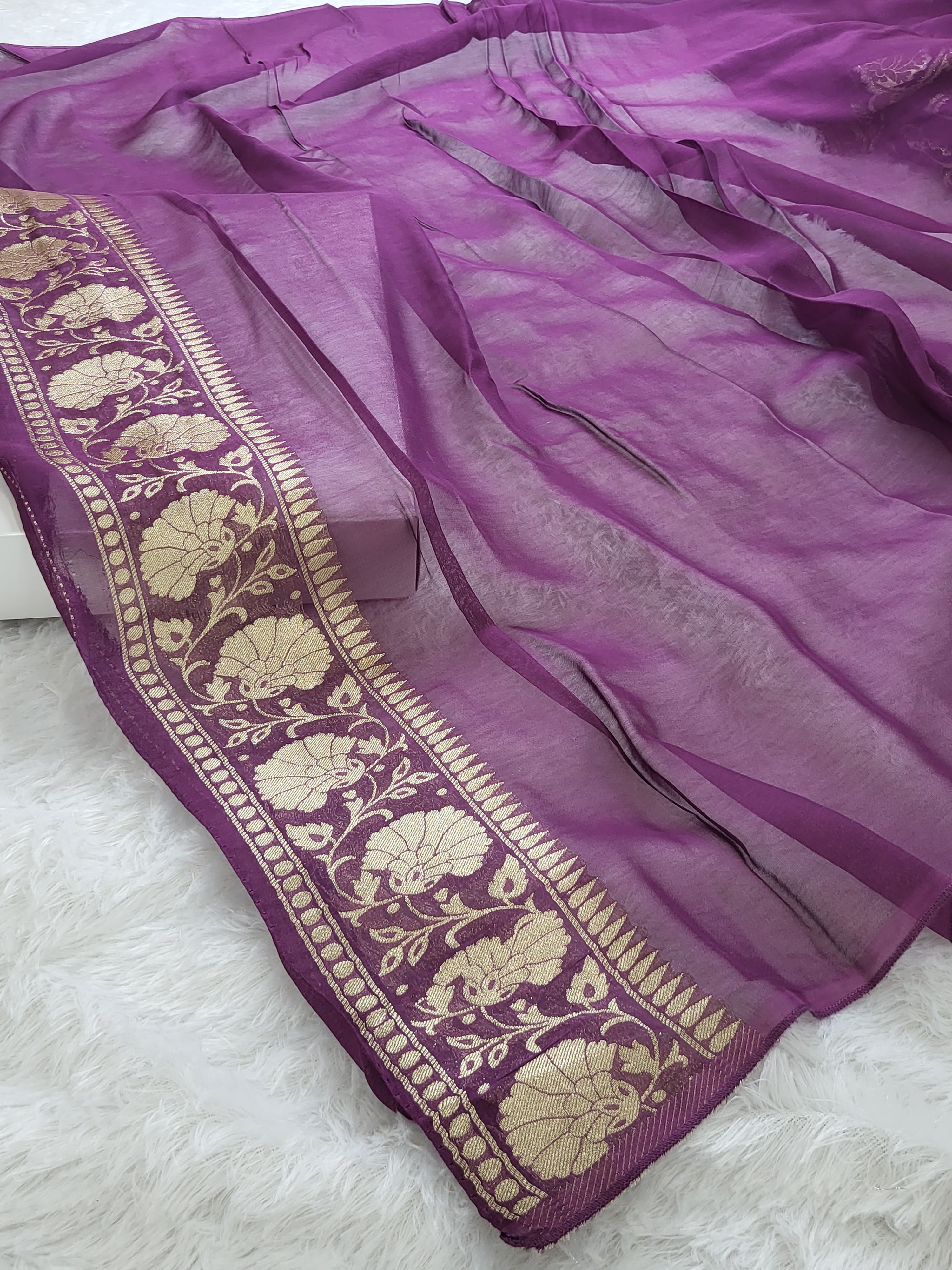 Georgette saree in floral jaal design