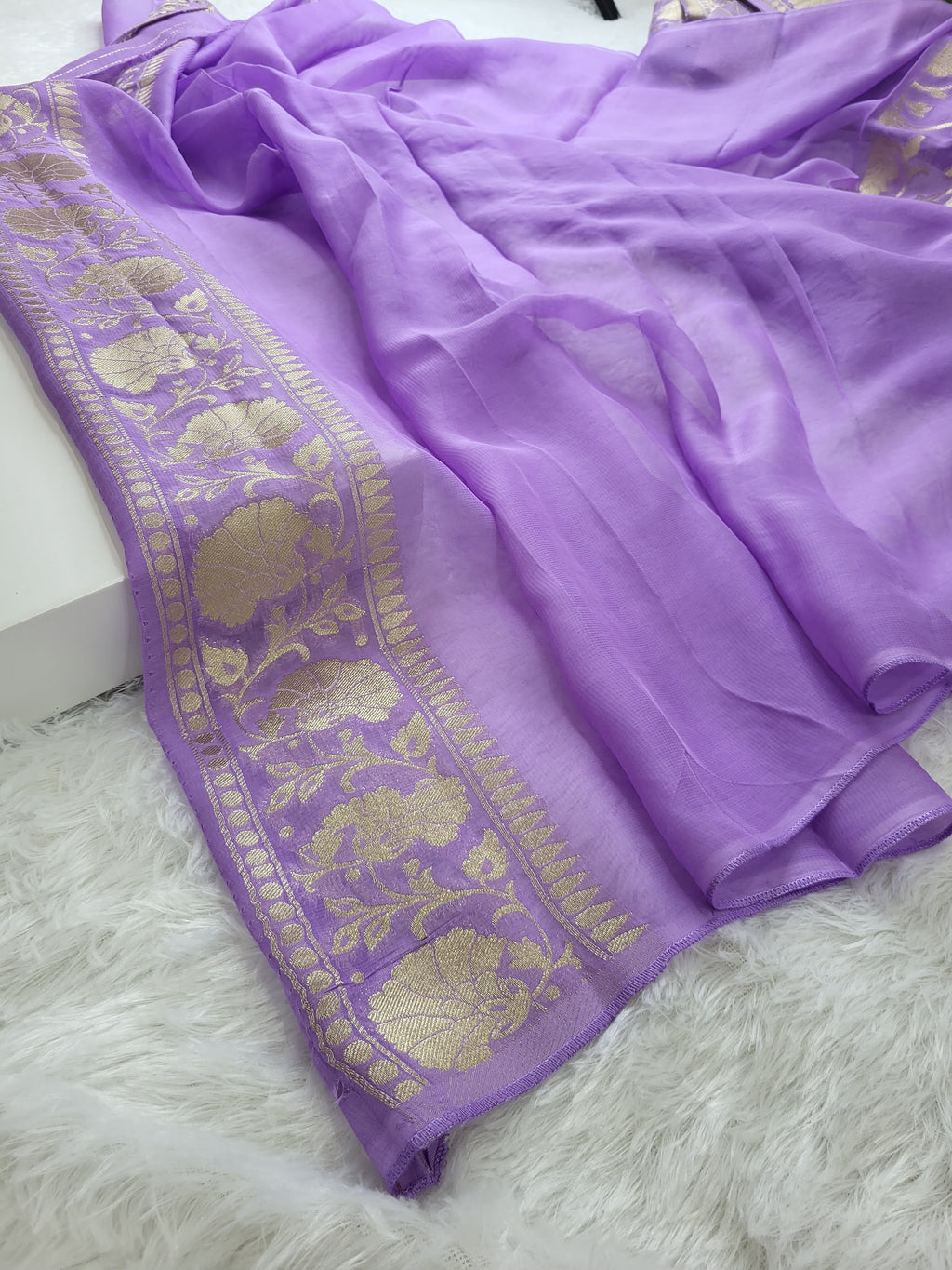 Georgette saree in floral jaal design
