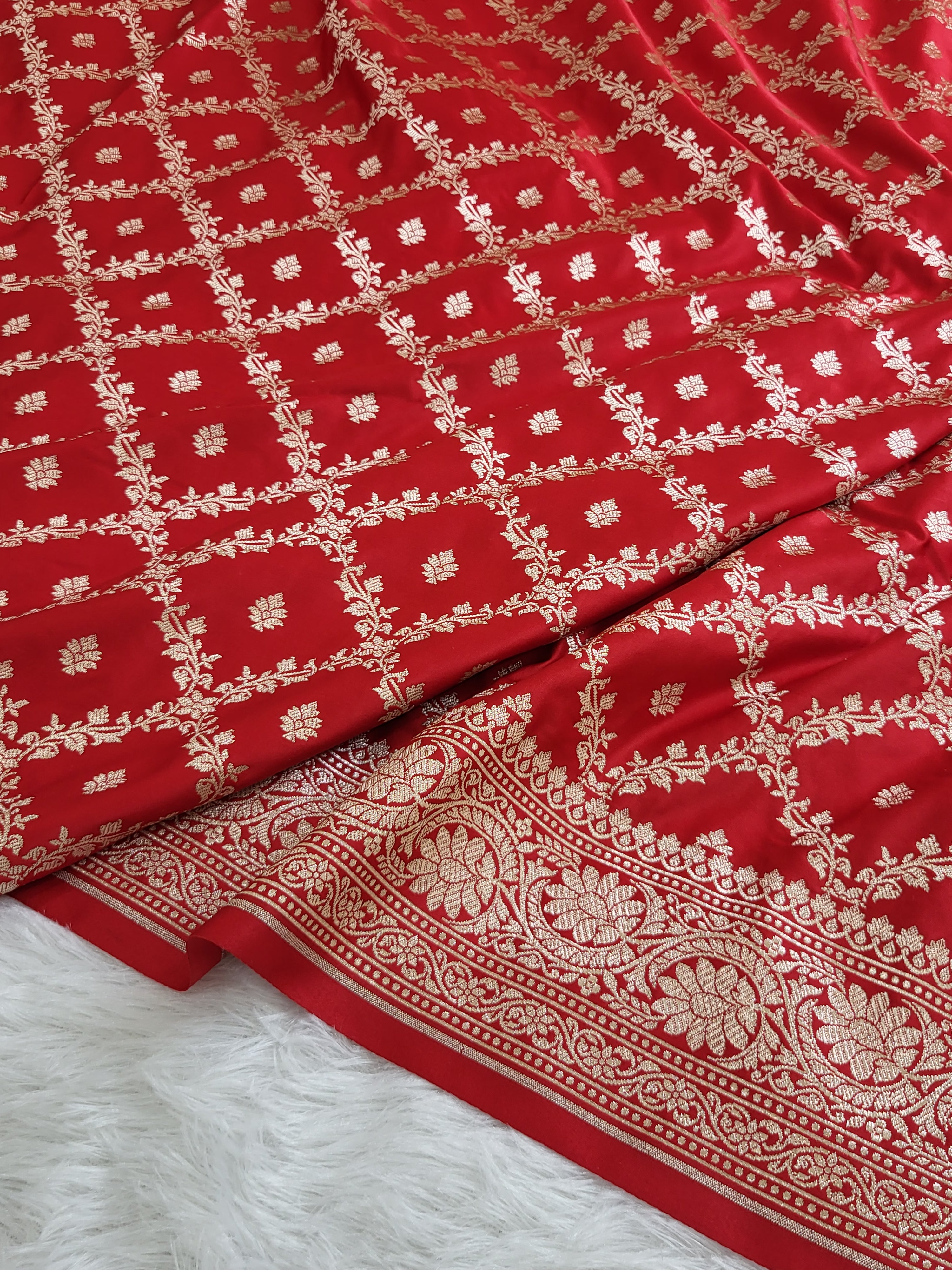 Banarasi mashru silk saree in chokdi design